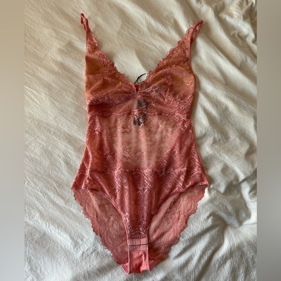 Samantha Chang All Lace Classic Bodysuit in Peachy Pink Size L NWT - Picture 7 of 7